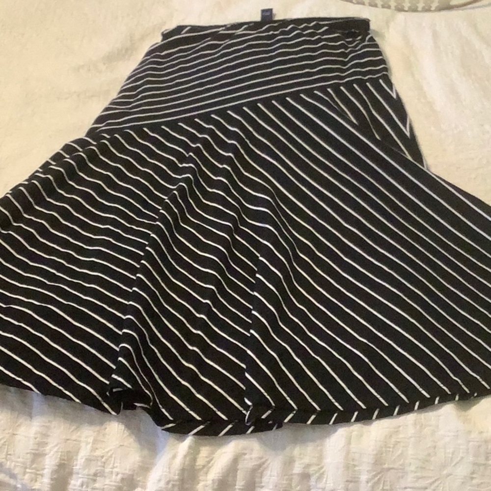 Swing Skirt Black  and White CHAPS